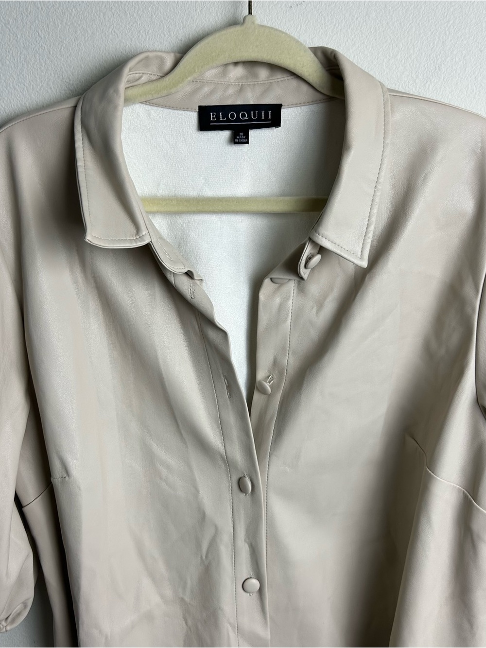 Eloquii Cream Faux Vegan Leather Puff Balloon Sleeve Button-Up Top Plus Size 18 - Picture 2 of 11
